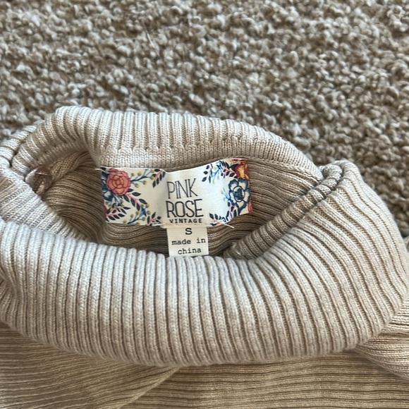 Sweater - Picture 2 of 3